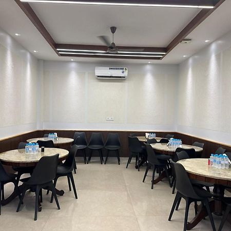 Hotel Lotus Inn Sirsa Ngoại thất bức ảnh