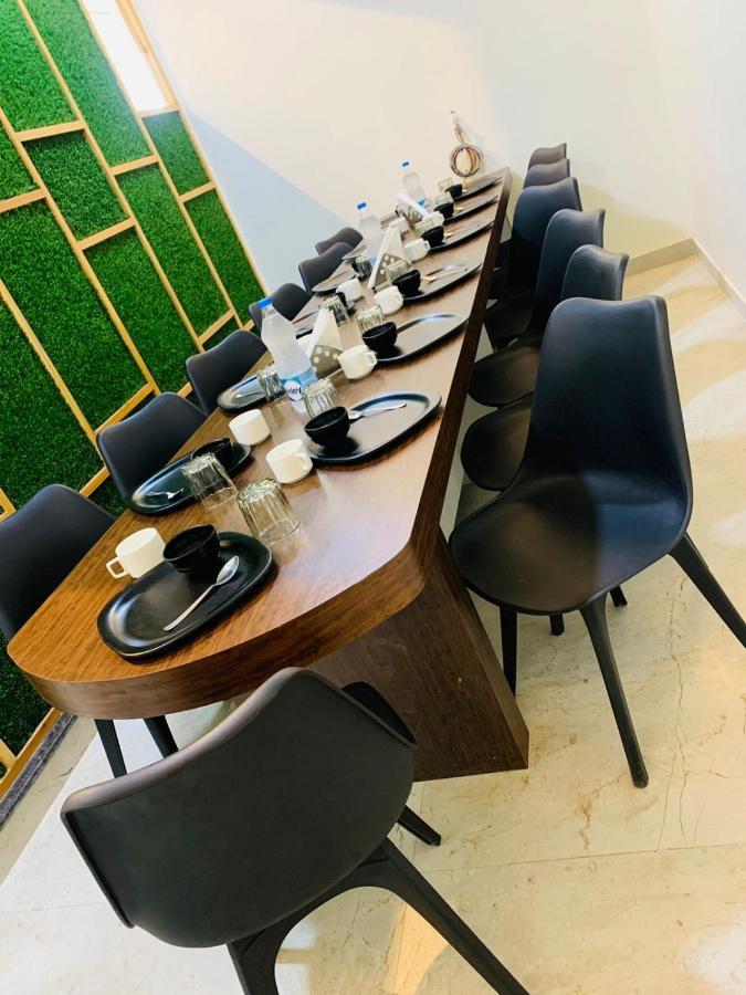 Hotel Lotus Inn Sirsa Ngoại thất bức ảnh