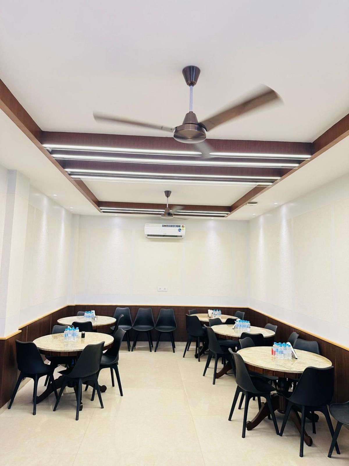 Hotel Lotus Inn Sirsa Ngoại thất bức ảnh